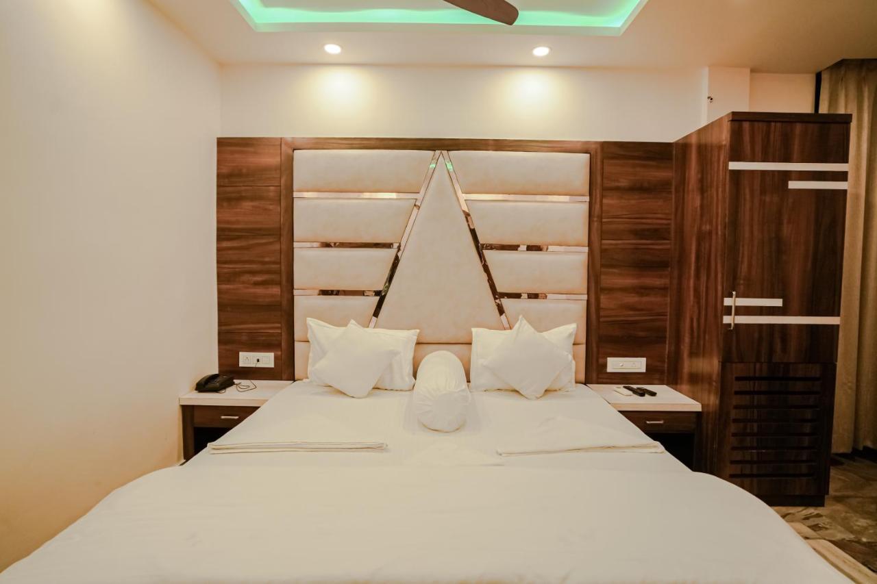 Silver Sand Eco Resort !! Beachfront !! With Biggest Pool And Huge Open Area !! Ideal For Weddings !! Couple Friendly !! Mandarmani Exterior foto